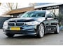 BMW 5-Serie Touring 520i Sportline Trekhaak I Stuur & stoelverwarming I Trekhaak I Sfeerverlichting I Leder I Camera I Led