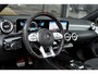 Mercedes-Benz A-klasse AMG 35 4MATIC Edition 1 Aero. Schaal, Pano, Perf stuur, Keyless, Camera, Dodeh, CarPlay, Sfeer!