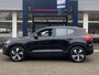 Volvo XC40 Recharge P8 AWD R-Design / Automaat / NL-Auto / Dealer-Onderhouden / Pilot-Assist / Standkachel / Stuur- en Stoelverwarming / Elektr.-Wegklapbare Trekhaak / LED / Keyless / Dodehoek-Detectie / Elektr.-Achterklep / Apple-Carplay & Android-Auto / DAB Radio-Bluetooth / Navi / PDC V+A / 19'' LMV / ENZ.