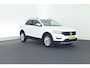 Volkswagen T-Roc 1.0 TSI 110pk H6 Style Trekhaak Stoelverwarming Parkeersensoren Navigatie