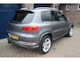 Volkswagen Tiguan 2.0 TSI DSG Sport&Style 4motion R-line Edition | Trekhaak | LED | Stoelverwarming | Navigatie
