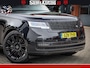 Land Rover Range Rover P550e 551 PK GARANTIE TOT 14-03-2029 | ACHTERAS BESTURING | SOFT CLOSE | HEAD-UP | PHEV | 23 INCH VELGEN | PANORAMADAK | STUURVERWARMING | STOEL KOELING | Fabrieksgarantie tot 14-03-2029 – Geniet van gemoedsrust met uitgebreide dekking tot deze datum. GZK-71-D