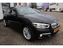 BMW 1-Serie 120i CENTENNIAL HIGH EXECUTIVE APPLE CARPLAY|PANORAMADAK|DEALERONDERHOUDEN