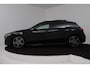 Mercedes-Benz A-klasse 180 Business Solution AMG (PANORAMADAK, STOELVERWARMING, ELEKTRISCHE STOELEN-, SFEERVERLICHTING, NL-AUTO)