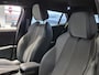 Peugeot 2008 1.2 Hybrid 136 GT | Navigatie | Camera Voor en Achter | Apple Carplay en Android Auto | Two Tone Lak | Keyless Entry en Start | Dode Hoek Detectie | Draadloze Telefoonlader |