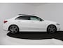 Mercedes-Benz A-klasse 180 Business Solution AMG (PANORAMADAK, STOELVERWARMING, ACHTERUITRIJCAMERA, PARKEERSENSOREN)