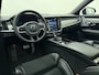 Volvo V90 T8 455pk AWD R-Design / Luchtvering / Bowers&Wilkins Audio / Gelaagd glas / 360 Camera / 20'' / Head-Up / Trekhaak / Black Pack / Full-LED / Lederen Dashboard /