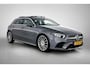 Mercedes-Benz A-klasse 180 Premium AMG-Line(Dealer OnderH, Panorama, Lane Assist, StoelV, Carplay, Navi, Climate Con, Etc)