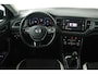 Volkswagen T-Roc 1.5 TSI Sport (PANORAMADAK, TREKHAAK, DIGITALE COCKPIT, CRUISE ADAPTIEF, ACHTERUITRIJCAMERA, SENSOREN)