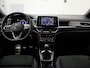 Volkswagen T-Roc 1.0TSI/110PK R-Line Navigatie · Apple/Android Car Play · Camera + Parkeersensoren · Garantie t/m 03-02-2028 of 100000km.