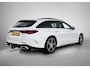 Mercedes-Benz E-klasse Estate 300 e AMG Plug-In Hybride AMG | Night Pakket | Panorama Schuif-Kanteldak | MBUX Superscreen | Trekhaak | Stuur en Stoelverwarming. Inclusief 24 maanden Mercedes-Benz Certified garantie voor Europa.