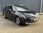 Toyota Corolla Touring Sports Hybrid 140 Dynamic Automaat / tot 10 jaar Garantie* / Winter Pakket  / All Season banden / Adaptief CC / Stuur-, Stoel en voorruitverwarming / Draadloze telefoon lader / Apple Carplay / Android Auto / Achteruitrijcamera /