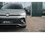 Volkswagen Tiguan 1.5 eHybrid R-Line 272pk l Panorama dak l Trekhaak l 20 inch velgen l Stuurwiel verwarmd l Adaptive cruise control l