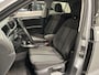 Volkswagen T-Roc 1.5 TSI 150pk DSG Life Business · Camera · Apple/Android Car Play · Navigatie · P-Sensoren · 16'' Inch · Garantie t/m 31-01-2028 of 100.000km