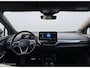 Volkswagen ID.4 Max Luxe 77 kWh | Warmtepomp | Head up Display | Panoramadak | Massage |