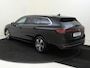Volkswagen Passat Variant 1.5 eHybrid Business | Trekhaak | Head-up display | Parkeerassistent | Stoel- en stuurwielverwarming | Achteruitrijcamera | Navigatie | Adaptieve cruise control | Dodehoek detectie |
