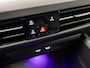 Volkswagen Golf 1.0 TSI Life Sport Automaat (APPLE CARPLAY, GROOT NAVI, STUUR/STOELVERWARMING, MEMORY SEATS, PARKEERSENSOREN, IQ LED KOPLAMPEN, GETINT GLAS, KEYLESS, NIEUWSTAAT)