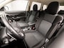 Mitsubishi Outlander 2.4 PHEV Deluxe 225Pk Automaat (APPLE CARPLAY, CLIMATE, CAMERA, TREKHAAK, STOELVERWARMING, SPORTSTOELEN, KEYLESS, CRUISE, XENON, NIEUWSTAAT)