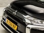 Mitsubishi Outlander 2.4 PHEV Deluxe 225Pk Automaat (APPLE CARPLAY, CLIMATE, CAMERA, TREKHAAK, STOELVERWARMING, SPORTSTOELEN, KEYLESS, CRUISE, XENON, NIEUWSTAAT)