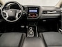 Mitsubishi Outlander 2.4 PHEV Deluxe 225Pk Automaat (APPLE CARPLAY, CLIMATE, CAMERA, TREKHAAK, STOELVERWARMING, SPORTSTOELEN, KEYLESS, CRUISE, XENON, NIEUWSTAAT)