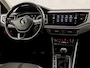 Volkswagen Polo 1.0 TSI Sportline (APPLE CARPLAY, CLIMATE, PARKEERSENSOREN, SPORTSTOELEN, GETINT GLAS, LM VELGEN, ADAPTIVE CRUISE, TREKHAAK, NIEUWSTAAT)