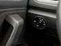Volkswagen T-Roc 1.5 TSI Life Sport 150Pk Automaat (VIRTUAL COCKPIT, APPLE CARPLAY, PARKEERSENSOREN, TREKHAAK, SPORTSTOELEN, LED KOPLAMPEN, ADAPTIVE CRUISE, NIEUWE APK, NIEUWSTAAT)