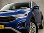 Volkswagen T-Roc 1.5 TSI Life Sport 150Pk Automaat (VIRTUAL COCKPIT, APPLE CARPLAY, PARKEERSENSOREN, TREKHAAK, SPORTSTOELEN, LED KOPLAMPEN, ADAPTIVE CRUISE, NIEUWE APK, NIEUWSTAAT)
