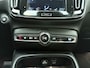Volvo XC40 T5 262pk Business Pro / Panorama dak / Harman en Kardon audio / Stoel/- en stuurverwarming / Trekhaak /