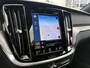 Volvo V60 Plug-in Hybrid T6 AWD Plus Dark | Long Range | Adaptive cruise control | Harman Kardon audio | Stoel- en stuurverwarming | Getint glas | Achteruitrijcamera | Parkeersensoren voor + achter | Navigatie | Apple Carplay / Android Auto | Dode hoek detectie BLIS |