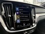 Volvo V60 Plug-in Hybrid T6 AWD Plus Dark | Long Range | Adaptive cruise control | Harman Kardon audio | Stoel- en stuurverwarming | Getint glas | Achteruitrijcamera | Parkeersensoren voor + achter | Navigatie | Apple Carplay / Android Auto | Dode hoek detectie BLIS |