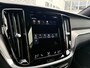 Volvo V60 Plug-in Hybrid T6 AWD Plus Dark | Long Range | Adaptive cruise control | Harman Kardon audio | Stoel- en stuurverwarming | Getint glas | Achteruitrijcamera | Parkeersensoren voor + achter | Navigatie | Apple Carplay / Android Auto | Dode hoek detectie BLIS |