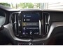Volvo XC60 2.0 Recharge T6 AWD R-Design - Panoramadak - Trekhaak - ACC - HUD - Pine Grey