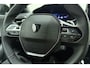 Peugeot 2008 1.2 Hybrid 136 Allure | Achteruitrijcamera | Cruise control | keyless entry | Navigatie | Extra getint |