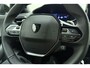 Peugeot 2008 1.2 Hybrid 136 Allure | Achteruitrijcamera | Cruise control | keyless entry | Navigatie | Extra getint |