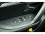 Peugeot 2008 1.2 Hybrid 136 Allure | Achteruitrijcamera | Cruise control | keyless entry | Navigatie | Extra getint |