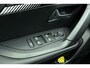 Peugeot 2008 1.2 Hybrid 136 Allure | Achteruitrijcamera | Cruise control | keyless entry | Navigatie | Extra getint |