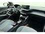 Peugeot 2008 1.2 Hybrid 136 Allure | Achteruitrijcamera | Cruise control | keyless entry | Navigatie | Extra getint |