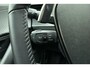 Peugeot 2008 1.2 Hybrid 136 Allure | Achteruitrijcamera | Cruise control | keyless entry | Navigatie | Extra getint |