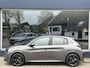 Peugeot 208 1.2 Turbo 100 PK Active | 6-Bak | Lichtmetaal | All Season Banden | Navigatie via Telefoon | Airco | Apple Carplay | Parkeercamera | Parkeersensoren | Cruise Control | Elektrisch Pakket | LED Dagrijverlichting .
