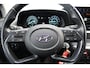 Hyundai i20 1.0-100pk T-GDI Comfort. Correct nette en subliem rijdende wagen ! Airco, navigatie, telefoonvoorb., cruise control, LM wielen, lane assist, metallic lak, digitaal dashboard, Apple carplay/Android auto, DAB radio etc.