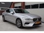 Volvo S60 2.0 163pk B3 Inscription - Leder - Wegklapbare trekhaak - Stoel & stuurverwarming - Memory seats - Dodehoek detectie