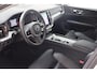 Volvo S60 2.0 163pk B3 Inscription - Leder - Wegklapbare trekhaak - Stoel & stuurverwarming - Memory seats - Dodehoek detectie
