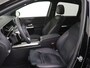 Mercedes-Benz B-klasse 250 e Business Solution AMG Panoramadak / Keyless / Nightpakket / Parkeercamera / 19'' Multispaak / Stoelverwaming /