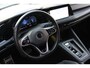 Volkswagen Golf 1.5 eTSI 150pk R-Line DSG Automaat / Navigatie / LM 18 inch / LED  / parkeersensoren / Camera