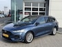 Ford Focus Wagon 1.0 EcoBoost Hybrid 155pk Automaat ST-Line X | Stoel/ Stuur verwarming | Voorruitverwarming | Navigatie | Camera | Panoramadak | Wegklapbare trekhaak