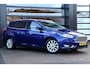 Ford Focus Wagon 1.0 Titanium | Cruise | Clima | Stoel/Stuur Verwarming | Navi | Sensoren | Trekhaak |