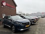 Peugeot 5008 130 Pk * GT * 7-Persoons * Super Luxe * Navigatie * Alcantara / Lederen  Bekleding * Dodehoekbewakingsysteem * Achteruitrij Camera * Elektrisch bed. Achterklep * Adaptive Cruise & Climate Control * DAB Radio * Vingerhoets; Vierde Generatie Eersteklas Service. Al meer dan 100 jaar een begrip in de Brabantse Kempen.