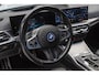 BMW 3-Serie 320e M-sport HUD Leer Navi Camera ACC Matrix LED Laser PDC Virtual Climate (3-zone) Zwarte binnenhemel Sportstoelen LM velgen Facelift model! BTW auto!