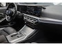 BMW 3-Serie 320e M-sport HUD Leer Navi Camera ACC Matrix LED Laser PDC Virtual Climate (3-zone) Zwarte binnenhemel Sportstoelen LM velgen Facelift model! BTW auto!
