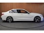 BMW 3-Serie 320e M-sport HUD Leer Navi Camera ACC Matrix LED Laser PDC Virtual Climate (3-zone) Zwarte binnenhemel Sportstoelen LM velgen Facelift model! BTW auto!